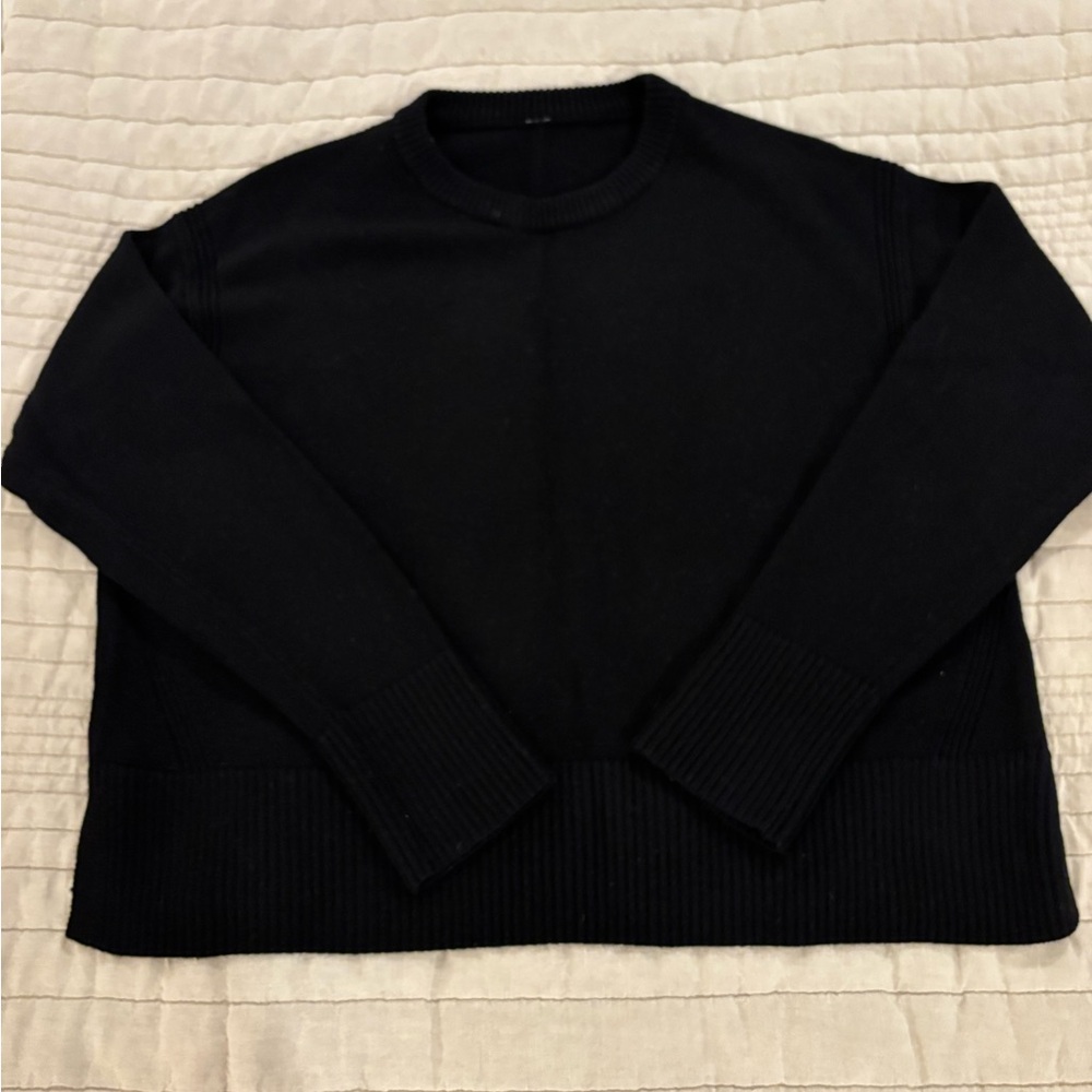 Lululemon women’s Black Knit Crewneck Sweater